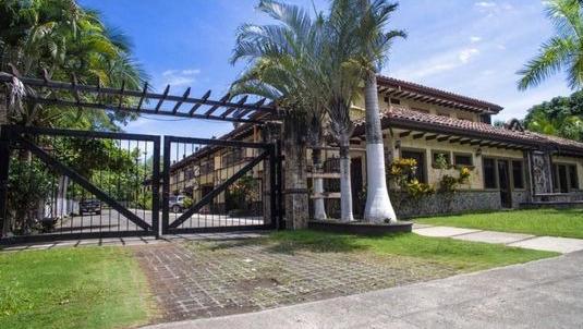 V # 516 Beautiful House for Sale in Villas del Mar Condominium